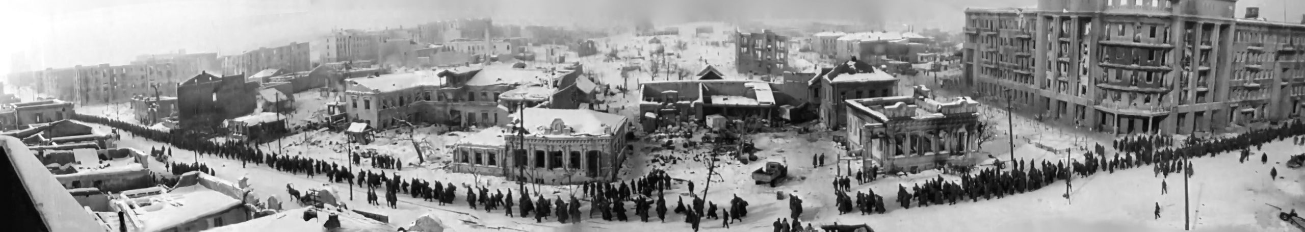 Design Quer Kunst Papierflieger im Dom Frankfurt